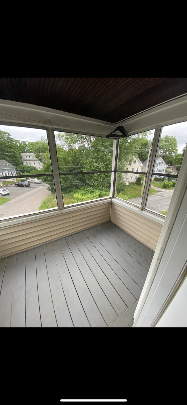 Building Photo - 38 Arnold Rd Unit Apartment3