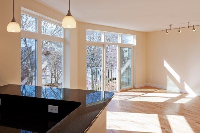 Photo - 15 Cameron Ave Unidad 108