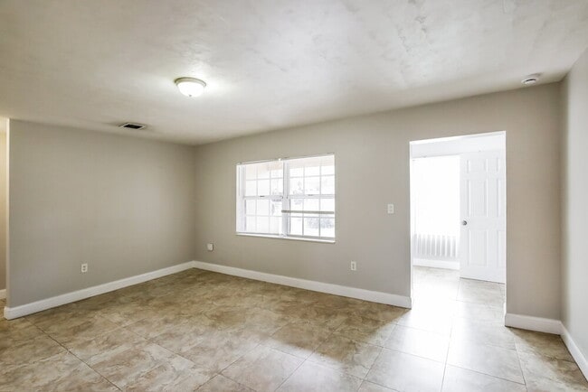 Photo - 3231 SW 67th Ave