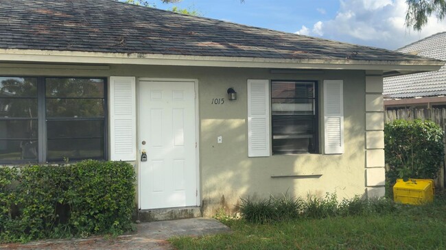 Building Photo - 1015 Staghorn St Rental
