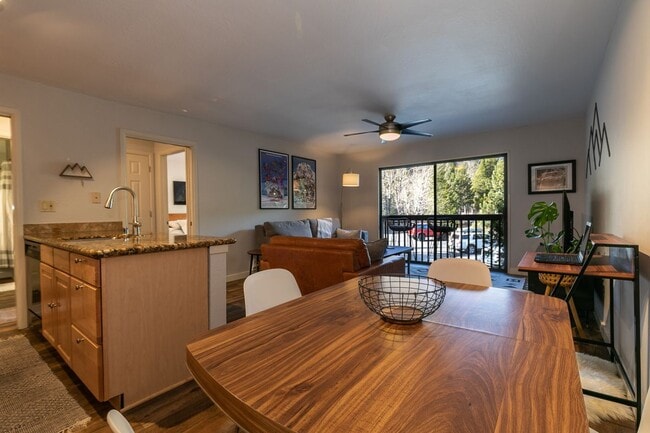 Photo - 420 Squaw Creek Rd