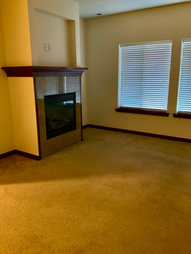 Photo - 501 N 105th St