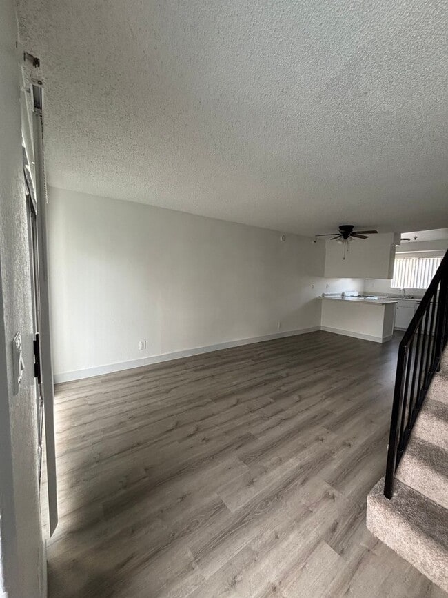 Photo - 12909 Cordary Ave