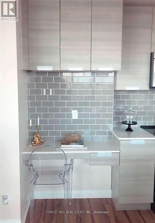 Photo - 55 Eglinton Ave W Unit 1307