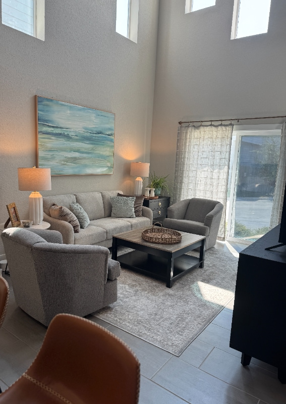 Building Photo - 210 Rainbow Dr