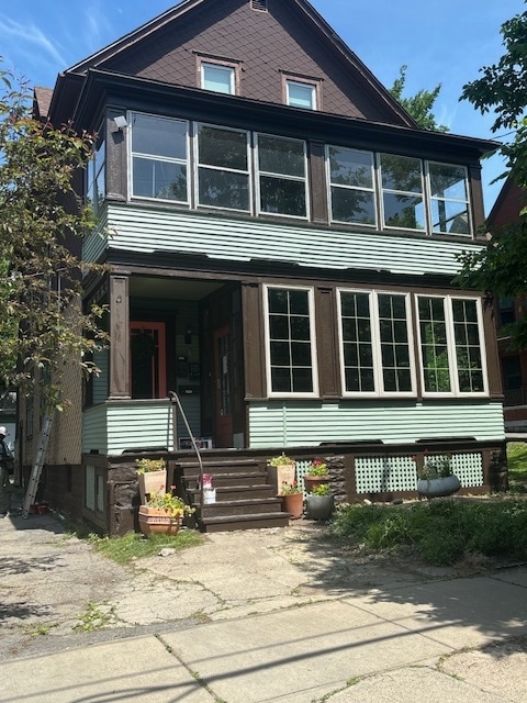 Exterior Painted in 2024 - 117 Green St Unit 2