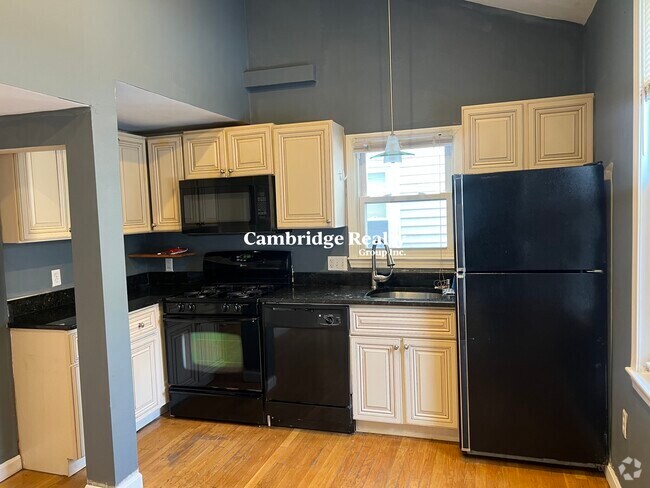 Building Photo - 89 Spring St Unit 3 Rental