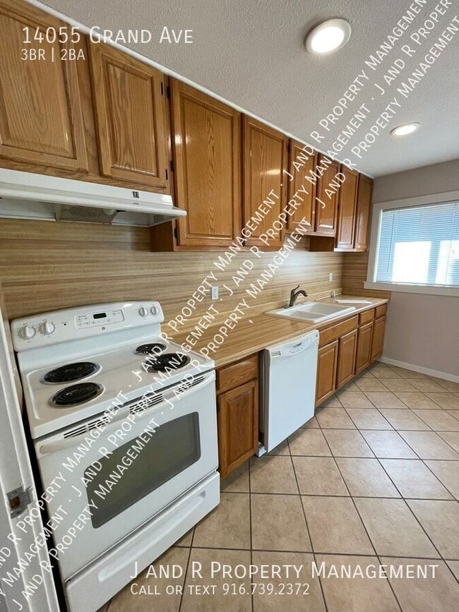 Photo - 14055 Grand Ave