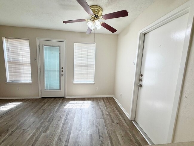 Photo - 3825 Kimberly Dr