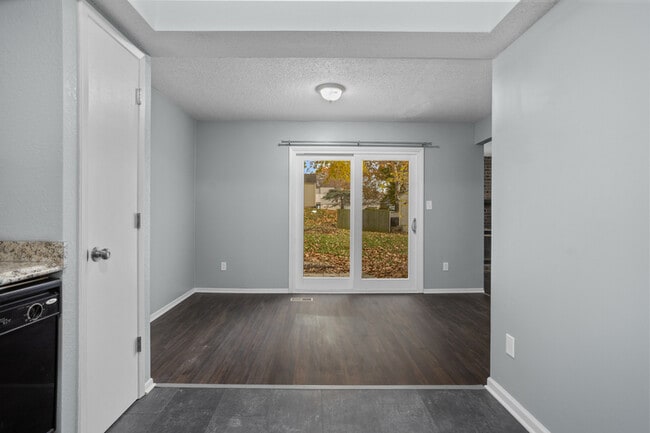 Photo - 642 NW Valleybrook Rd