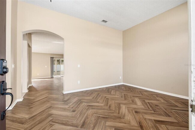 Photo - 4 Red Oak Pl