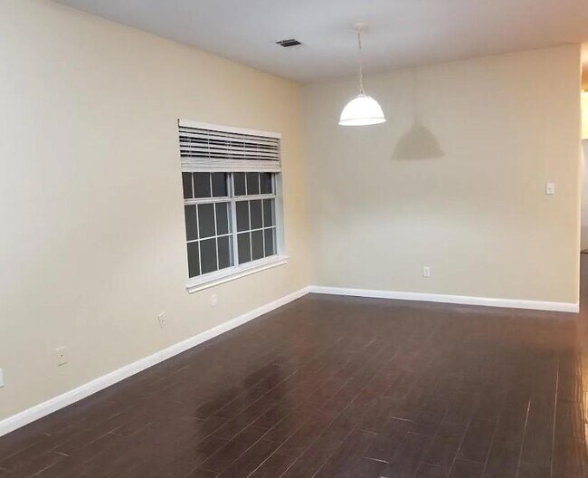 Photo - 2801 Southampton Way