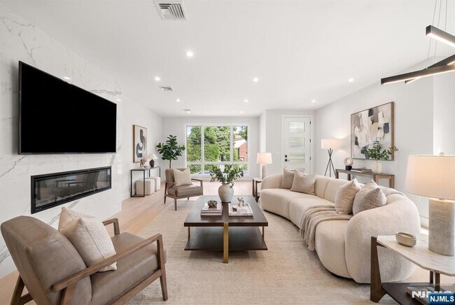 450 N 10th St Unit A