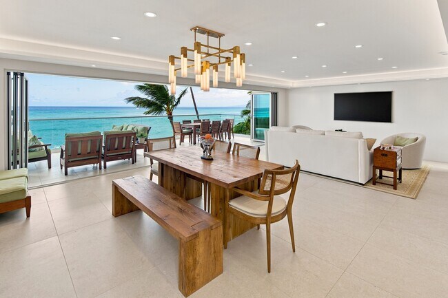 3019 Kalakaua Ave
