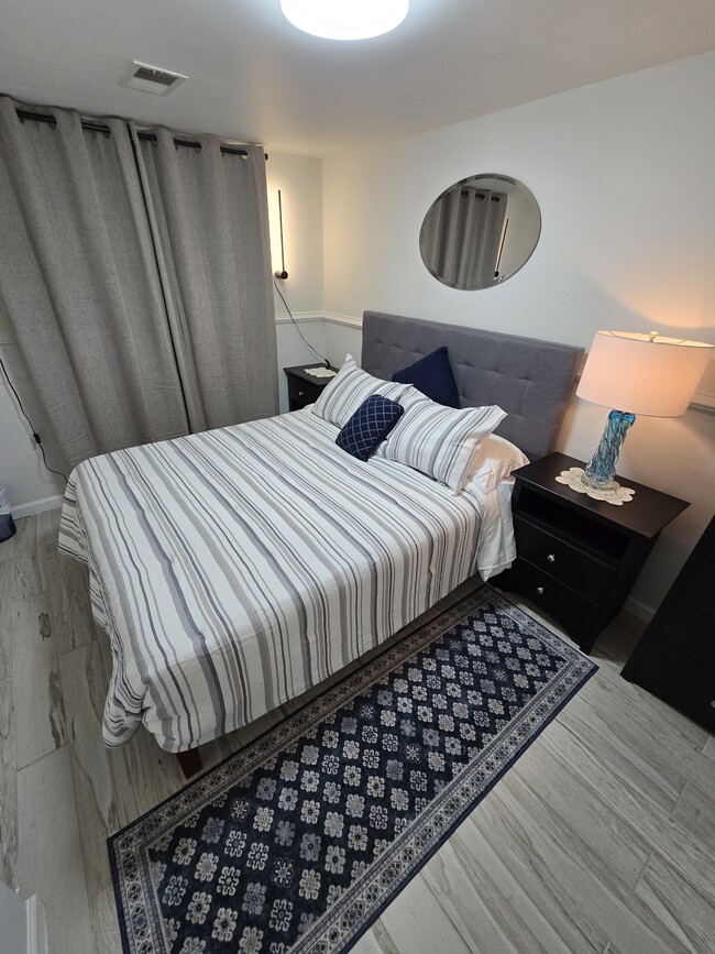 Photo - 619 Irving St NW