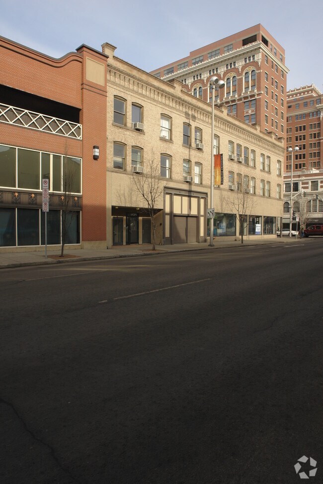 Photo - Metropolitan