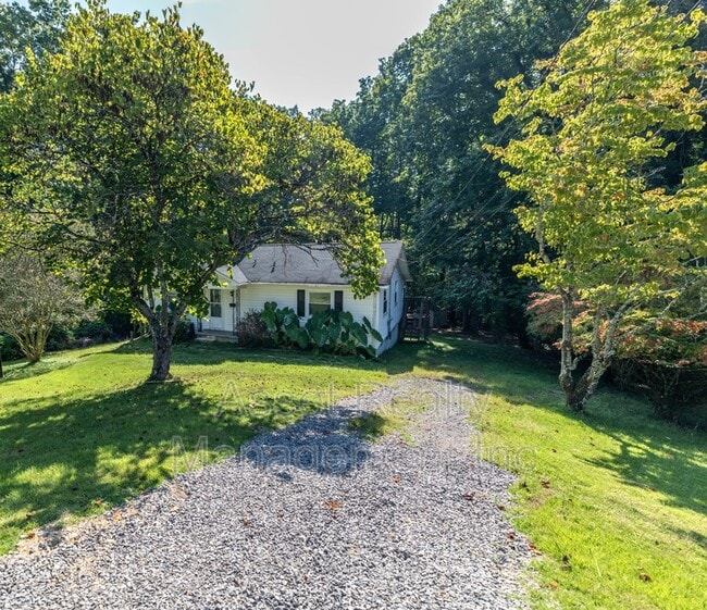 118 Ogontz Ln