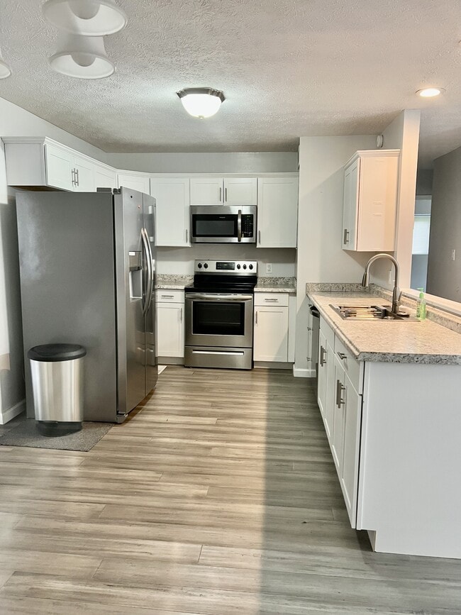 Photo - 215 Pleasant Valley