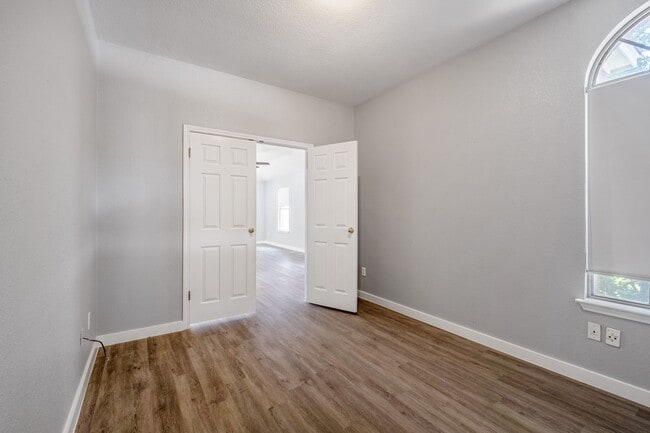 Photo - Imagine Coming Home to Comfort, Convenience & Style in North Austin!