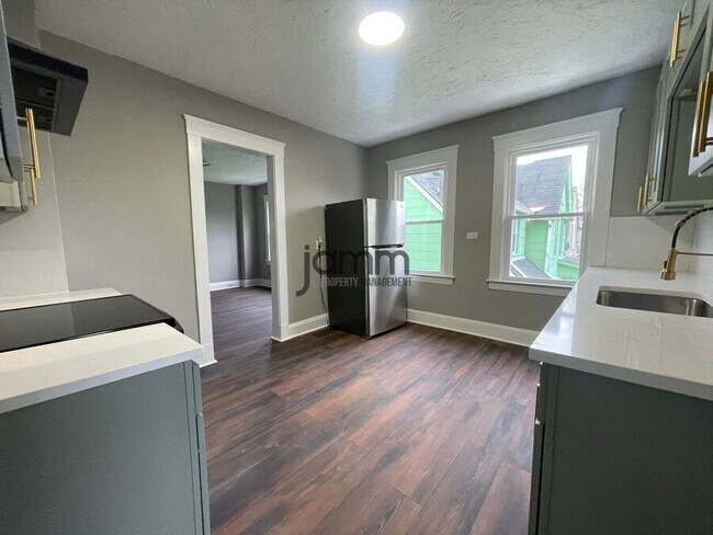 Photo - 2024 W 104th St Unit 2024 W 104th St (Upper)