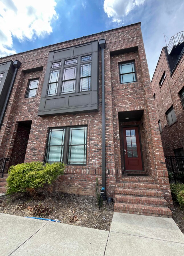 Photo - 709 26th Ave N