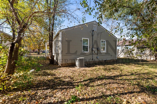 Photo - 2136 S Waco Ave