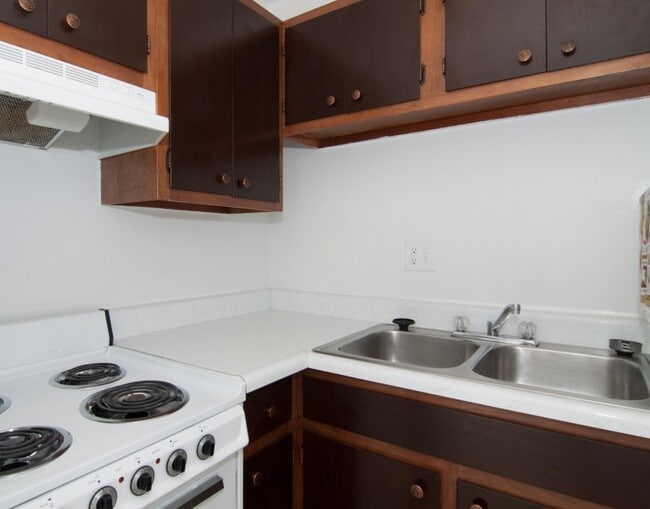 Photo - Lancer Townhouses and Apartments