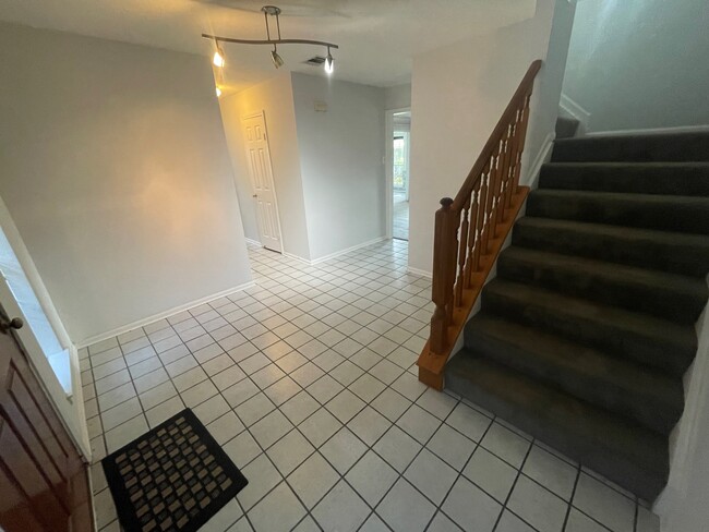 Photo - 62 Plum Ct