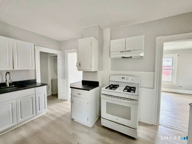 Photo - 15 Bassett St Unit 1L