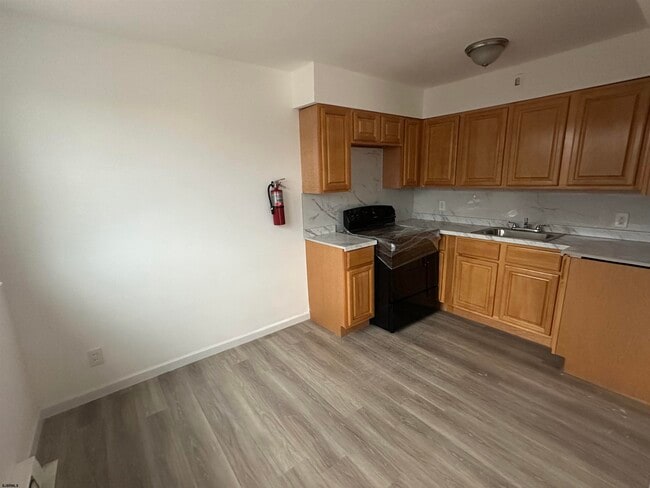 Photo - 1655 Beach Ave Unidad A