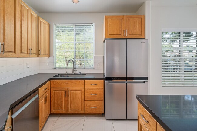 Kitchen - 4132 La Salle Ave