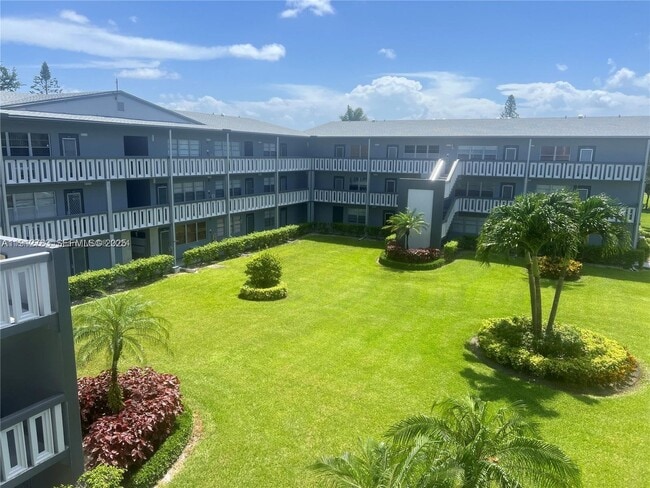 Building Photo - 155 Suffolk F Unit D