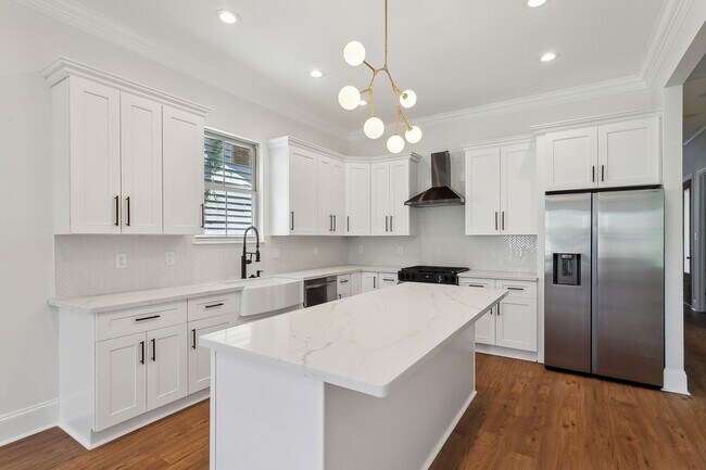 Photo - 606 Whitney Ave.