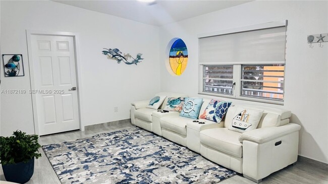 Photo - 60 SE Marlin Ave Unidad 1