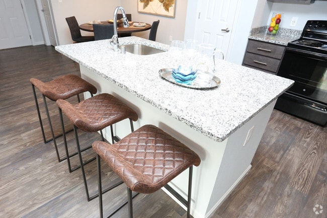 2HAB, 2BA - 1,216 ft² - Cocina - The Willard at Preston Crossing