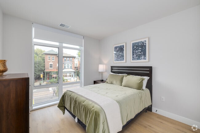 2BR, 2BA - 925SF - Secondary Bedroom