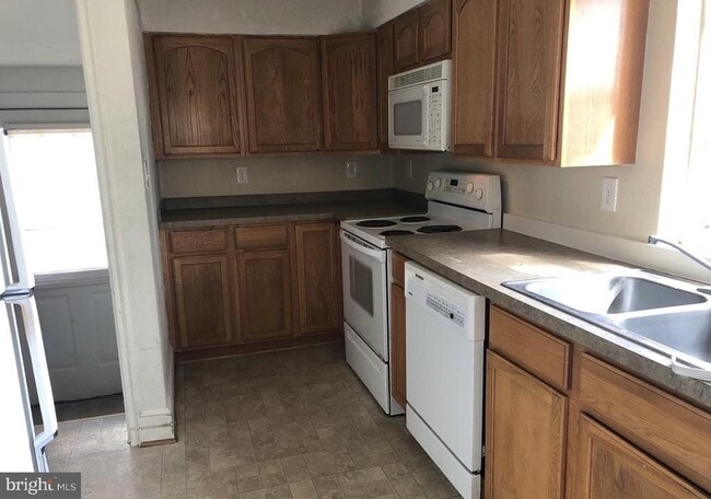 Photo - 46695 Yorktown Rd