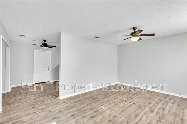 Photo - 235 Bordeaux Ln