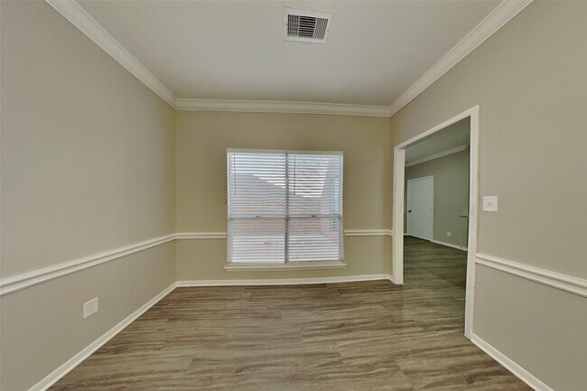 Photo - 2127 Jamara Ln