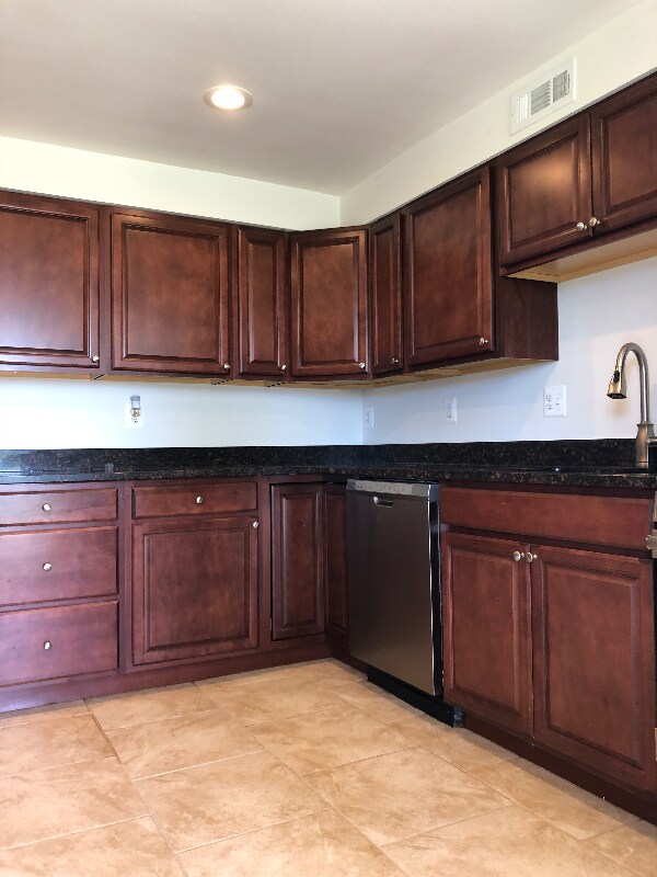 Photo - 1913 Searles Rd