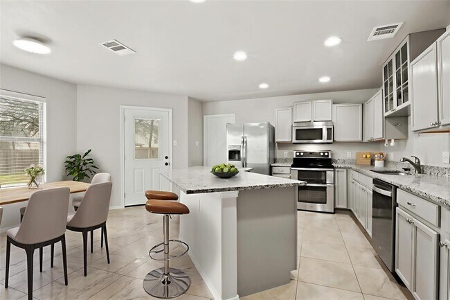 Photo - 4901 Woodstock Dr