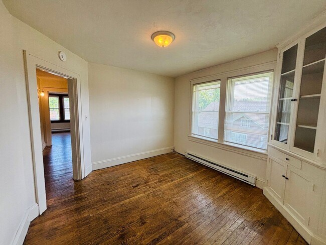 Photo - 3 Bedroom 1 Bath Duplex