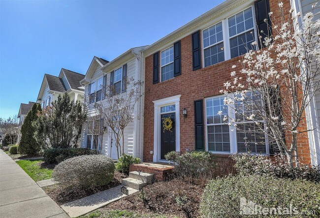 LENOX VILLAGE TOWNHOUSE! - 646 Saint Jules Ln Townhome