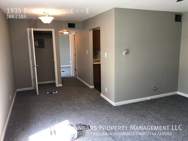 Photo - 1935 N Bowman Ave Unidad E
