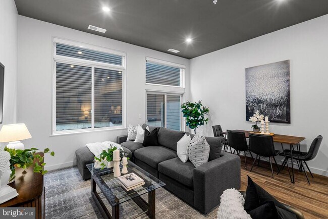 Photo - 525 N 41st St Apartment Unit 105