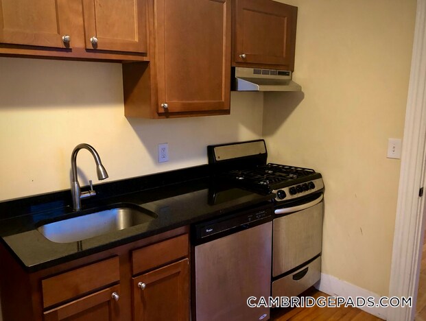 Photo - 5-7 Blake St. Unidad 5