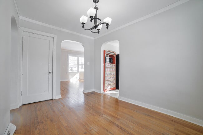 Photo - 225 Henderson St