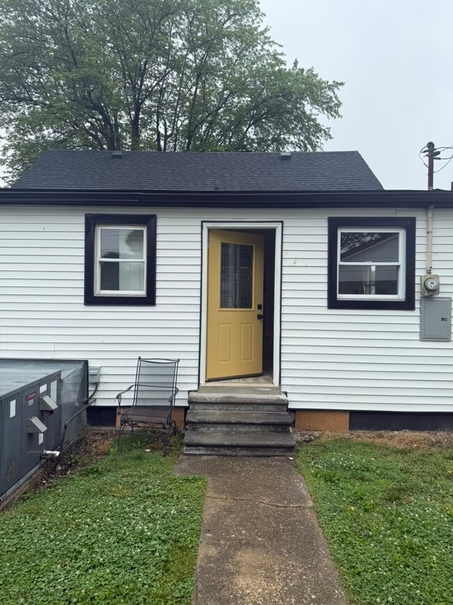 Photo - 3007 Daviess St