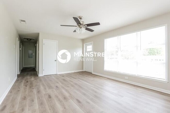 3 Bedroom Pet-Friendly Home in COLUMBIA, TN with Main Street Renewal