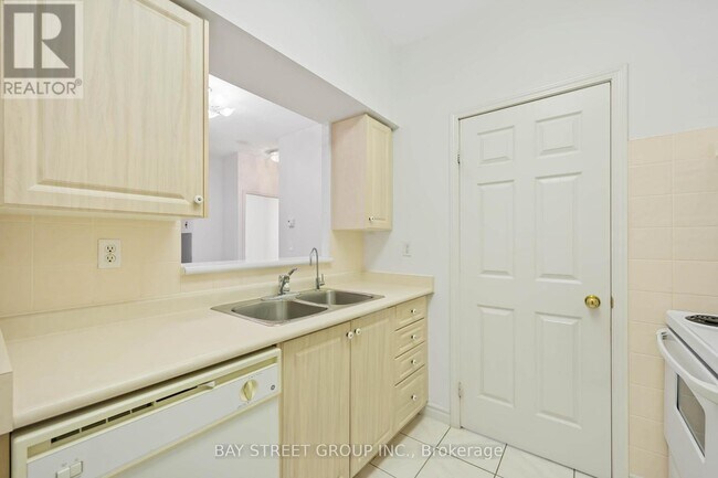 Photo - 5039 Finch Ave E Unit 107